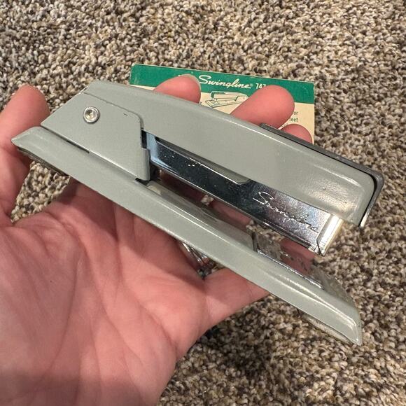 The Swingline 747 Vintage Mini Stapler Gray Metal with Pack of Staples 35-2D - Picture 7 of 8